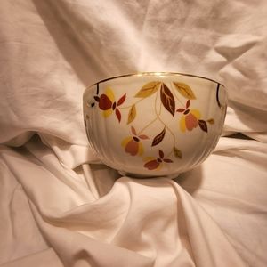 Vintage Hall's Superior Quality Kitchenware Serving Bowl GUC no‎ cracks or chips